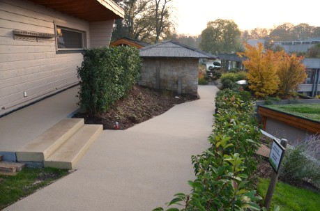 Wegebau aus CreaPhalt-Farbasphalt 